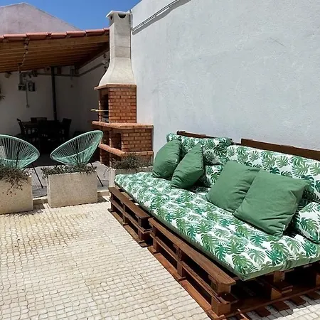 Casa Outeiro 度假居 *