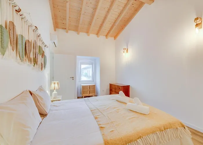 Casa Outeiro * Reguengo Grande